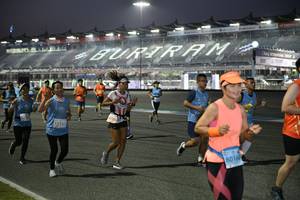 BIB: 038, 12532, 8016
                            <button type="button" onclick="openModal(10784941)" class="btn btn-primary btn-sm float-right btn-popup" data-toggle="modal" data-target=".modal-high-quality">
                        <i class="fas fa-shopping-cart"></i> Add to Cart
                    </button>
                                            <button type="button" onclick="isThisMe(10784941, true)" class="btn btn-success btn-sm float-right btn-popup btn-isme hidden" data-toggle="tooltip" data-placement="bottom" title="นี่คือรูปของคุณใช่ไหม คลิกที่นี่เพื่อเอาเข้าอัลบั้ม">
                        <i class="fas fa-plus"></i> Add to album
                    </button>
                    <button type="button" onclick="isThisMe(10784941, false)" class="btn btn-warning btn-sm float-right btn-popup btn-isnotme hidden">
                        <i class="fas fa-ban"></i> Remove from album
                    </button>